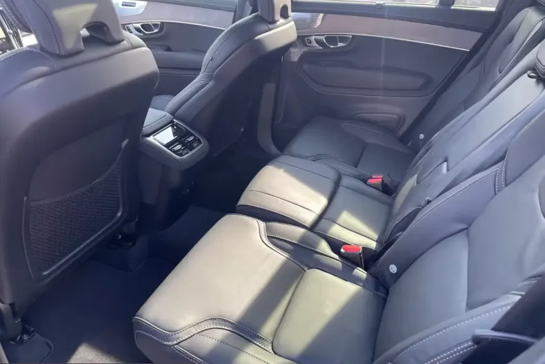 Volvo XC90 din 2026 cu 6.000 km - oferta VOL214465 - foto 10