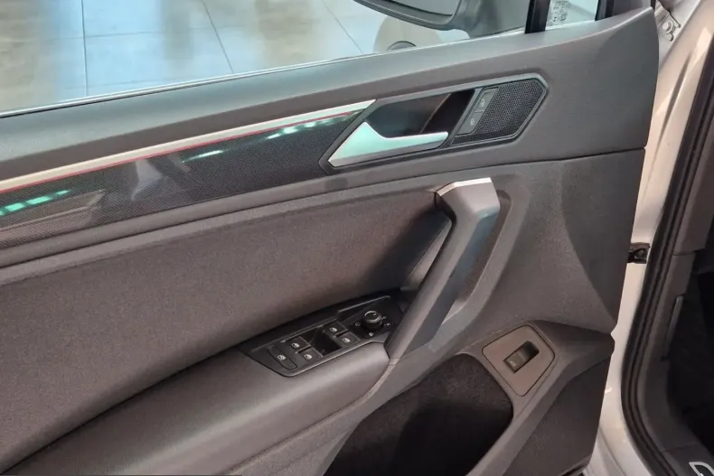 Volkswagen Tiguan din 2024 cu 36.660 km - oferta VOL214467 - foto 10
