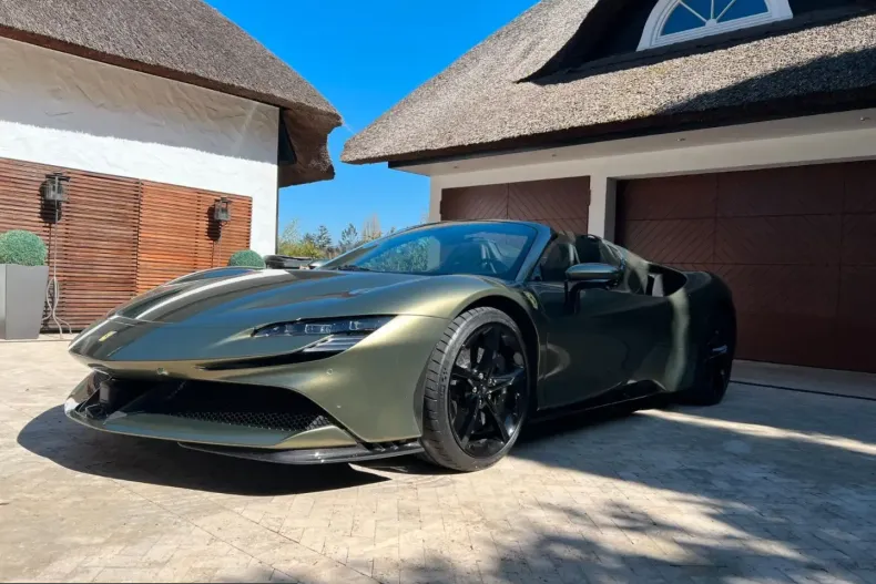 Ferrari SF90 din 2025 cu 1.350 km - oferta FER214470 - foto 8