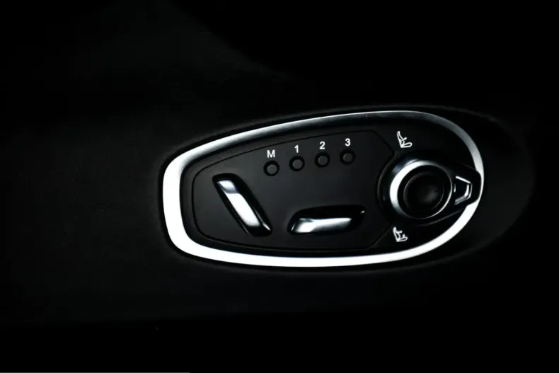 Aston Martin DB12 din 2024 cu 4.650 km - oferta AST214472 - foto 19