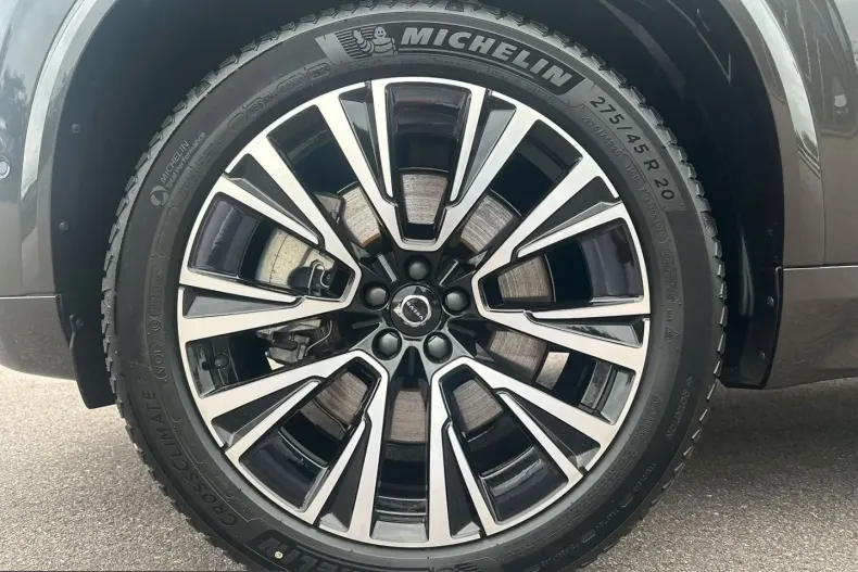 Volvo XC90 din 2025 cu 15.500 km - oferta VOL214486 - foto 2