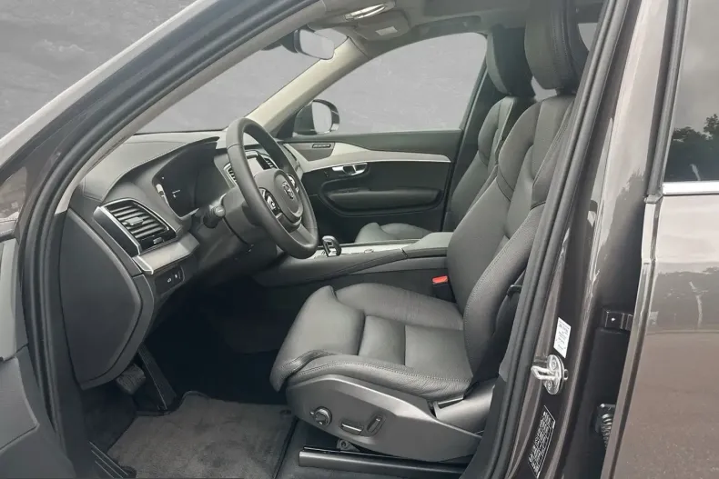 Volvo XC90 din 2025 cu 15.500 km - oferta VOL214486 - foto 3