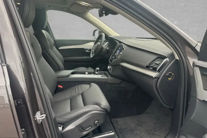 Volvo XC90 din 2025 cu 15.500 km - oferta VOL214486 - foto 4