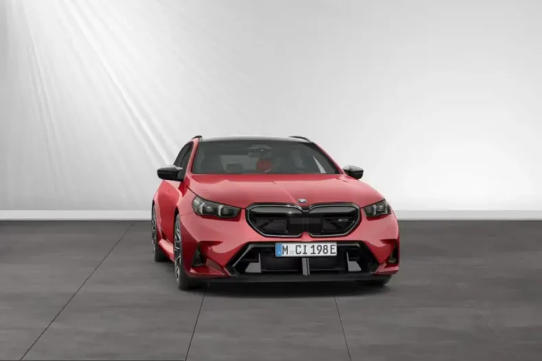 BMW M5 (Seria 5) din 2025 cu 2.358 km - oferta BMW214491 - foto 1