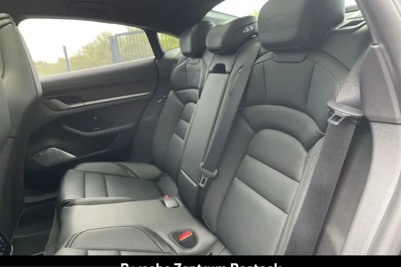 Porsche Taycan din 2023 cu 26.950 km - oferta POR214507 - foto 12