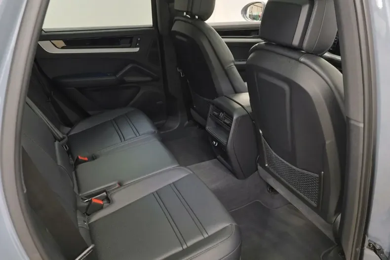 Porsche Cayenne din 2024 cu 40.800 km - oferta POR214511 - foto 29