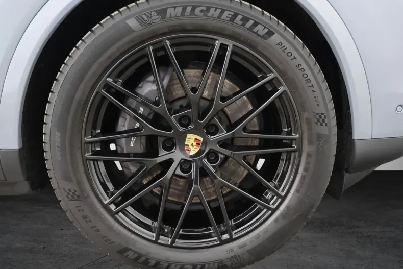 Porsche Cayenne din 2024 cu 40.800 km - oferta POR214511 - foto 34