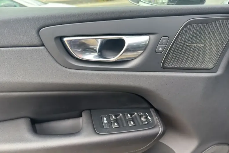 Volvo XC60 din 2024 cu 15.351 km - oferta VOL214520 - foto 12