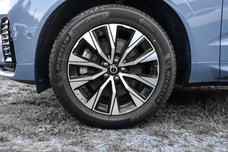 Volvo XC60 din 2023 cu 22.667 km - oferta VOL214524 - foto 3
