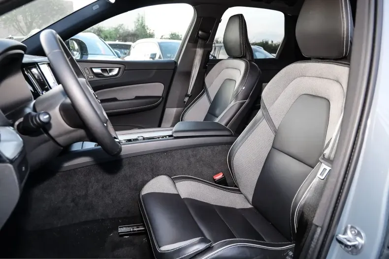Volvo XC60 din 2023 cu 22.667 km - oferta VOL214524 - foto 7
