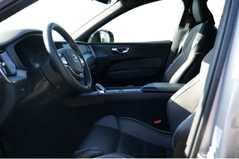 Volvo XC60 din 2023 cu 88.200 km - oferta VOL214525 - foto 9