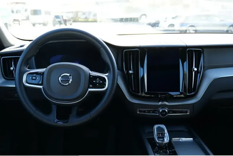 Volvo XC60 din 2023 cu 88.200 km - oferta VOL214525 - foto 12