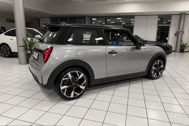 MINI Cooper S din 2025 cu 25.574 km - oferta MIN214526 - foto 3