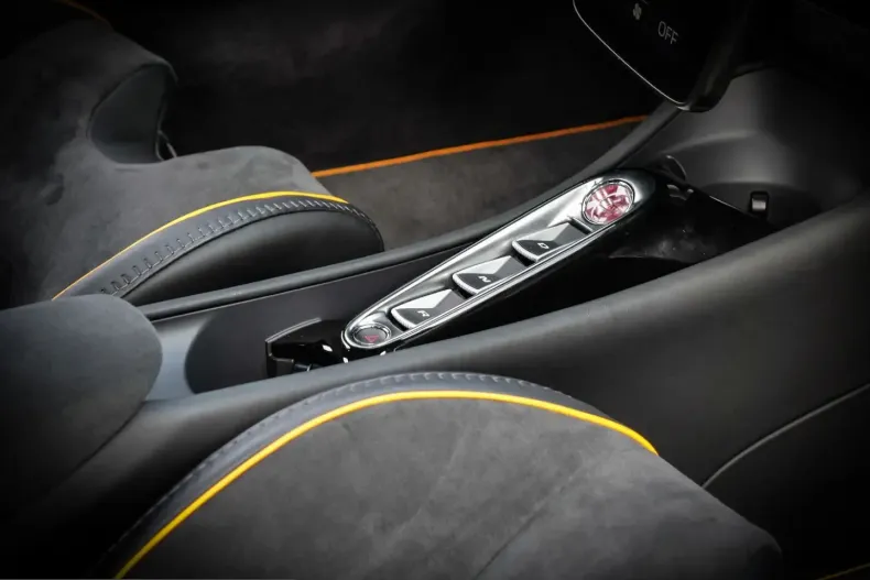 McLaren Artura din 2023 cu 7.810 km - oferta MCL214533 - foto 14