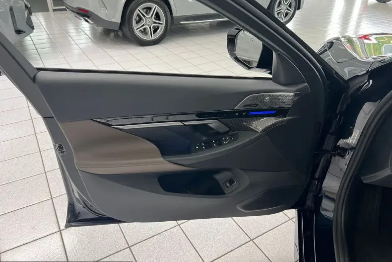 BMW 540 (Seria 5) din 2024 cu 11.000 km - oferta BMW214535 - foto 8