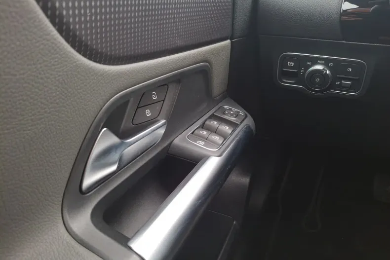 Mercedes-Benz EQA din 2023 cu 44.858 km - oferta MER214541 - foto 29