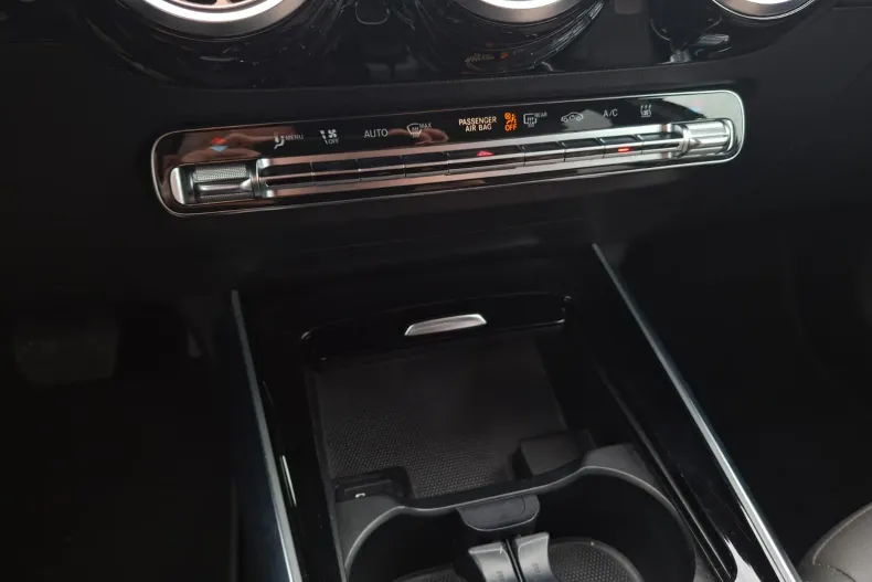 Mercedes-Benz EQA din 2023 cu 44.858 km - oferta MER214541 - foto 31
