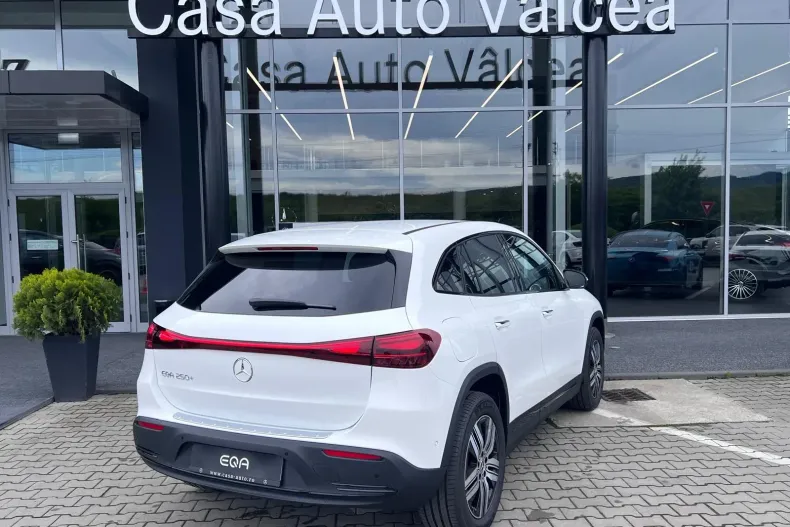 Mercedes-Benz EQA din 2025 cu 4.500 km - oferta MER214554 - foto 3
