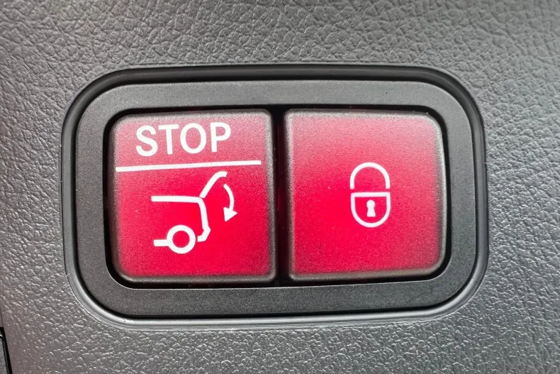 Mercedes-Benz EQA din 2025 cu 4.500 km - oferta MER214554 - foto 5