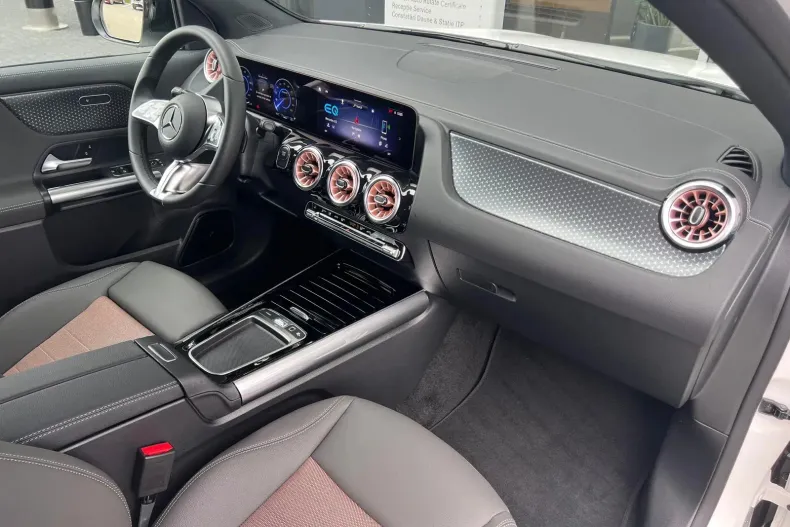 Mercedes-Benz EQA din 2025 cu 4.500 km - oferta MER214554 - foto 7
