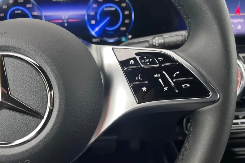 Mercedes-Benz EQA din 2025 cu 4.500 km - oferta MER214554 - foto 11