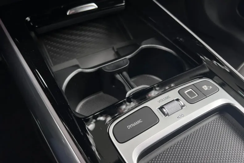 Mercedes-Benz EQA din 2025 cu 4.500 km - oferta MER214554 - foto 14