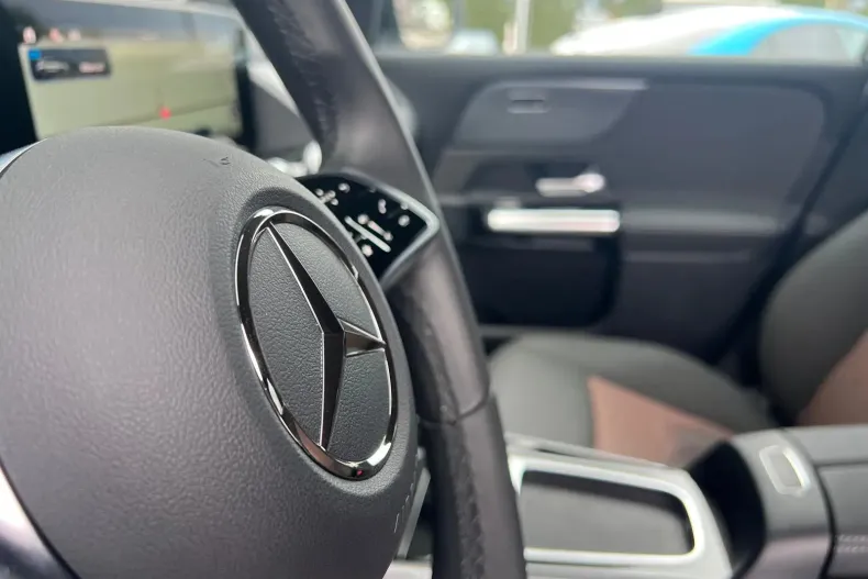 Mercedes-Benz EQA din 2025 cu 4.500 km - oferta MER214554 - foto 15