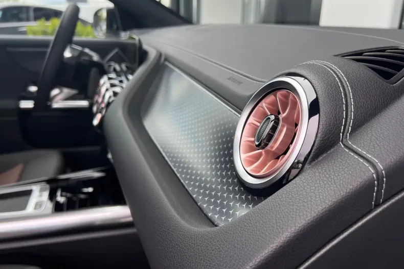 Mercedes-Benz EQA din 2025 cu 4.500 km - oferta MER214554 - foto 18