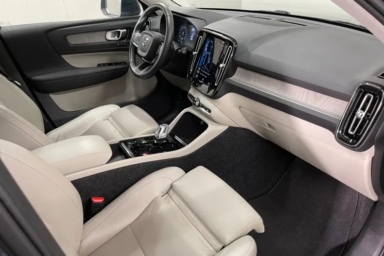 Volvo XC40 din 2020 cu 85.395 km - oferta VOL214583 - foto 11
