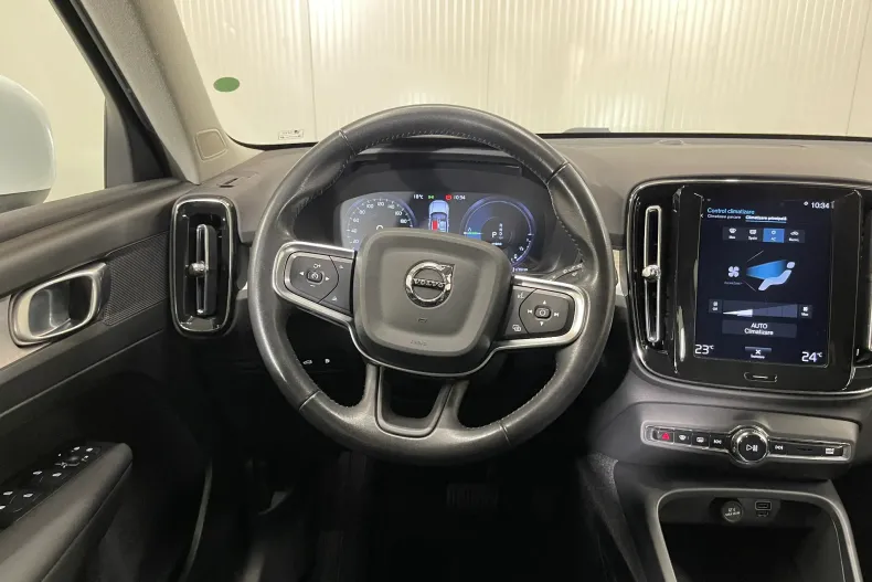 Volvo XC40 din 2021 cu 69.676 km - oferta VOL214593 - foto 6