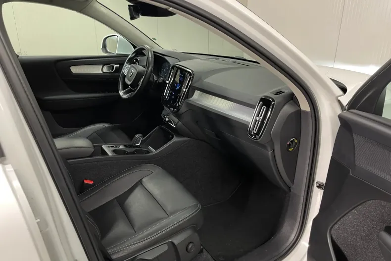 Volvo XC40 din 2021 cu 69.676 km - oferta VOL214593 - foto 9