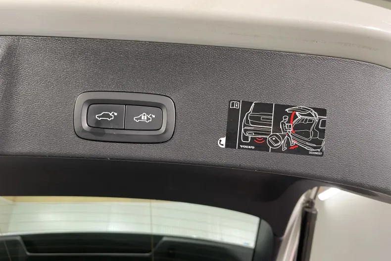 Volvo XC40 din 2021 cu 69.676 km - oferta VOL214593 - foto 20