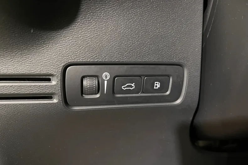 Volvo XC40 din 2021 cu 69.676 km - oferta VOL214593 - foto 23