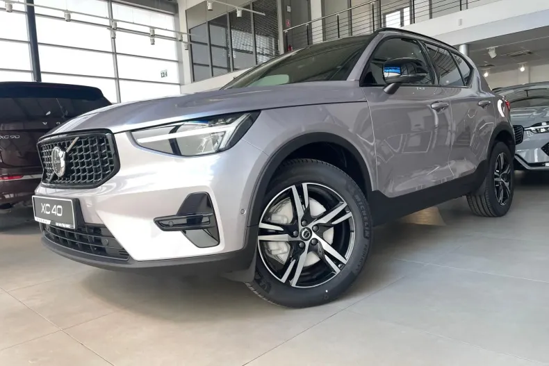 Volvo XC40 din 2026 cu 9 km - oferta VOL214600 - foto 1