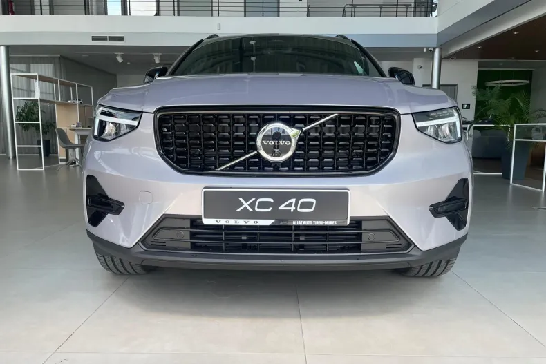 Volvo XC40 din 2026 cu 9 km - oferta VOL214600 - foto 2