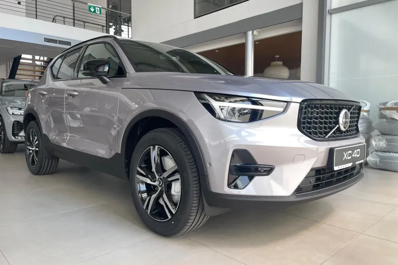 Volvo XC40 din 2026 cu 9 km - oferta VOL214600 - foto 3