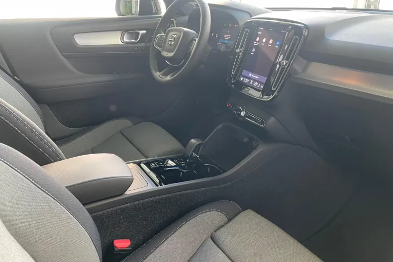 Volvo XC40 din 2026 cu 9 km - oferta VOL214600 - foto 10