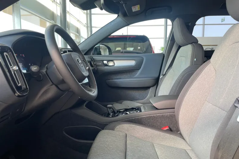Volvo XC40 din 2026 cu 9 km - oferta VOL214600 - foto 12