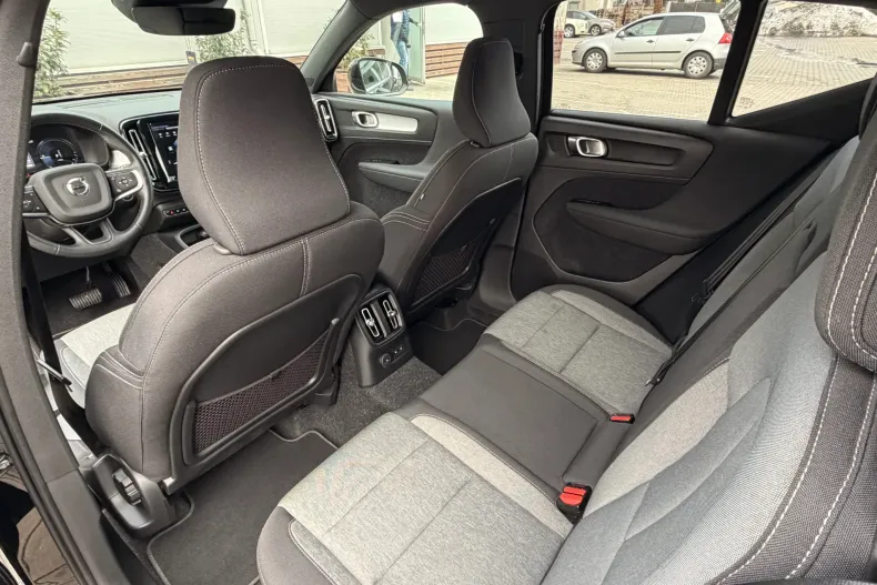 Volvo XC40 din 2020 cu 114.721 km - oferta VOL214622 - foto 12