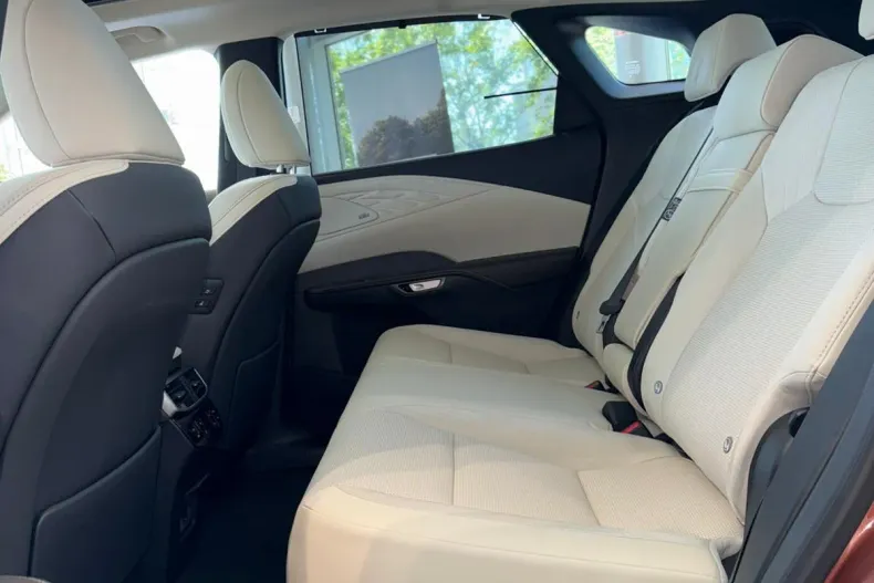 Lexus Seria RX din 2025 cu 3 km - oferta LEX214654 - foto 13