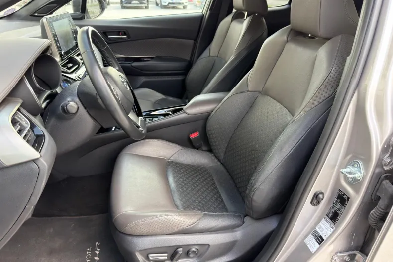 Toyota C-HR din 2021 cu 87.709 km - oferta TOY214655 - foto 12
