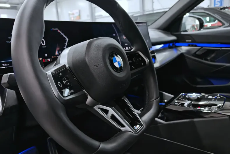 BMW 520i (Seria 5) din 2025 cu 7.595 km - oferta BMW214663 - foto 29