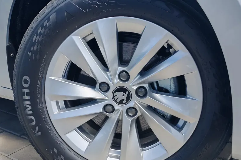 Skoda Octavia din 2025 cu 9 km - oferta SKO214686 - foto 7