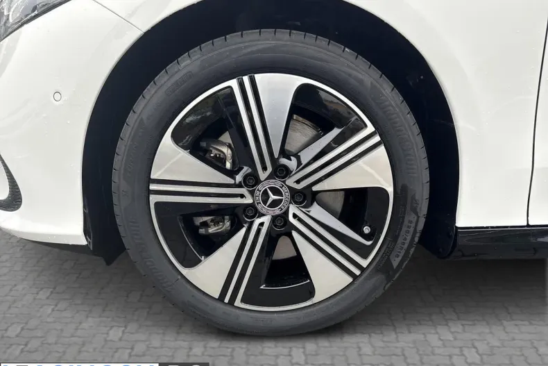 Mercedes-Benz CLA 200 (Clasa CLA) din 2025 cu 6.000 km - oferta MER214691 - foto 6