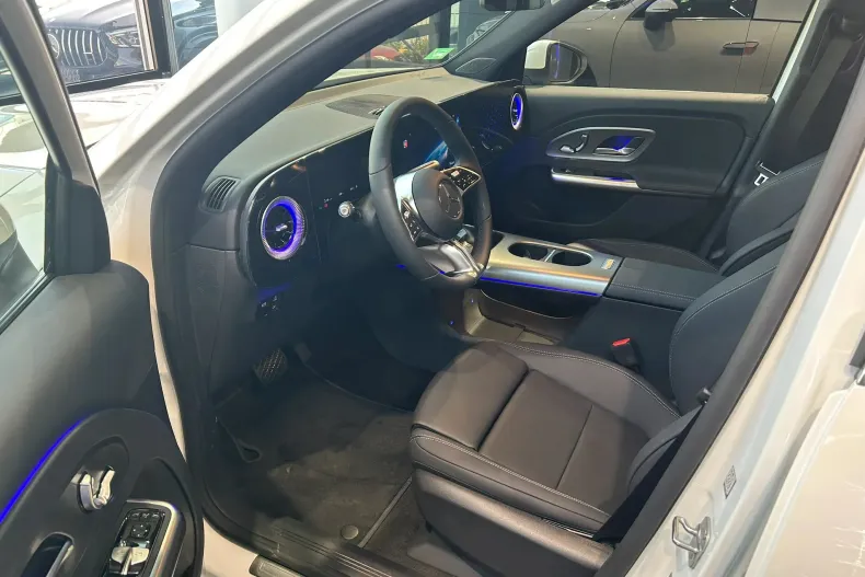 Mercedes-Benz GLB (Clasa GLB) din 2026 cu 3.000 km - oferta MER214696 - foto 5