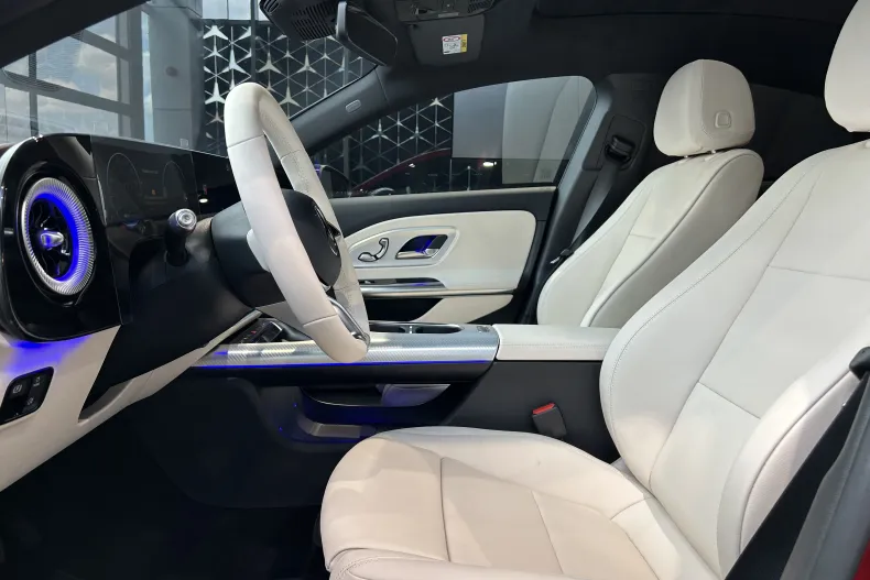 Mercedes-Benz CLA 220 (Clasa CLA) din 2026 cu 7 km - oferta MER214698 - foto 7