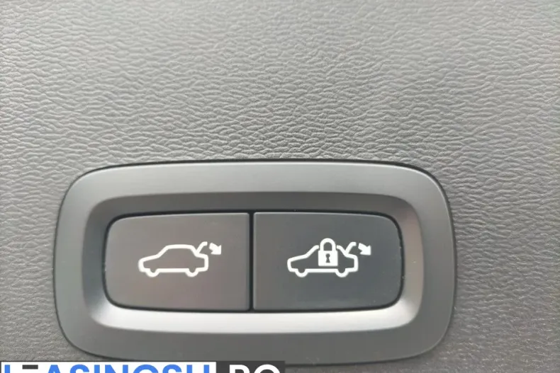 Volvo XC40 din 2022 cu 29.247 km - oferta VOL214713 - foto 19