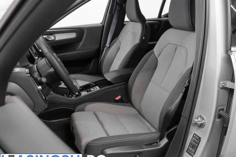 Volvo XC40 din 2023 cu 39.101 km - oferta VOL214714 - foto 5