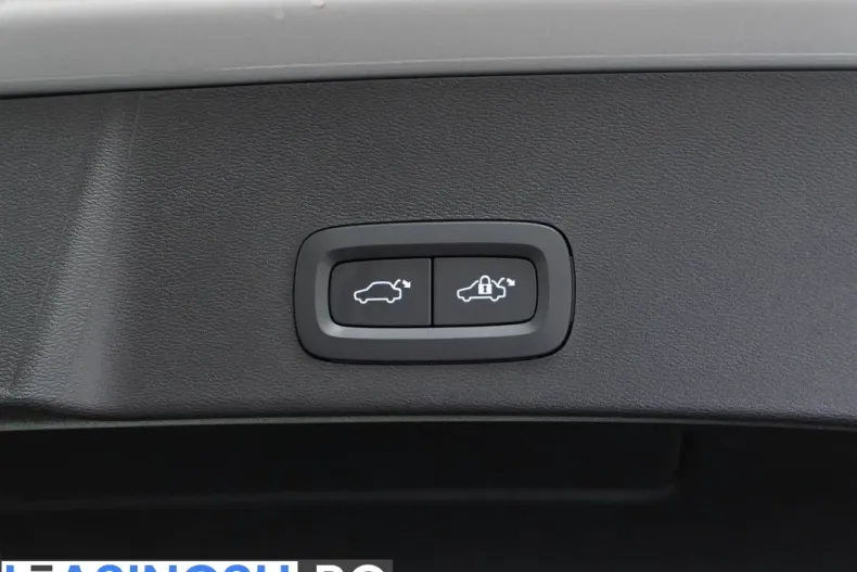 Volvo XC40 din 2023 cu 39.101 km - oferta VOL214714 - foto 9