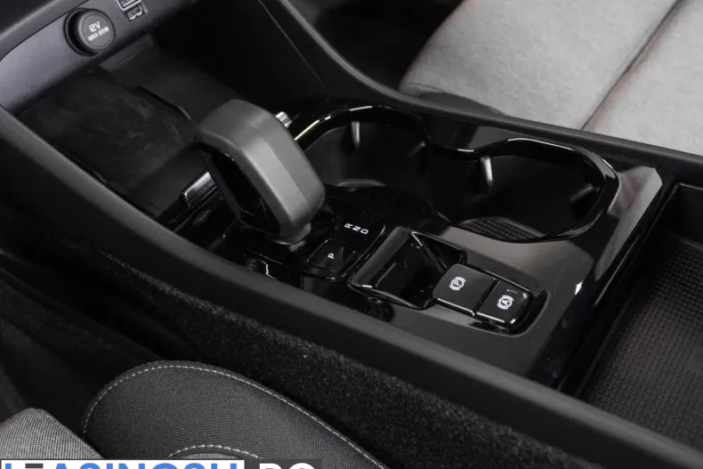 Volvo XC40 din 2023 cu 39.101 km - oferta VOL214714 - foto 22